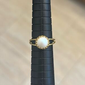 14k gold filled vintage white pearl ring size 6.5
